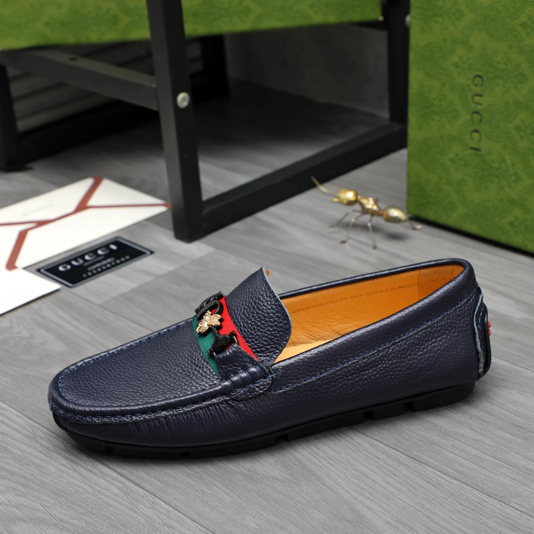 Men's shoes 💰360 Product trademark: GUCCI "Gucci" casual slip-on men's shoes Regular size: 38-45 Product materials: Selected pebbled cowhide upper, pigskin lining, rubber outsole